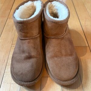 Trendy Girls Ankle UGG boots. The ultimate winter footwear choice